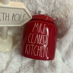 BRAND NEW‼️ Rae Dun Mrs. Claus’s Kitchen Cubby Canister!